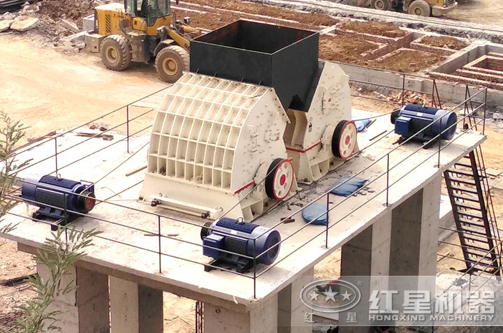 锤式破碎机现场 锤式破碎机现场