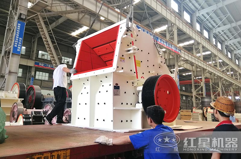 反击破装车发货现场 反击破装车发货现场